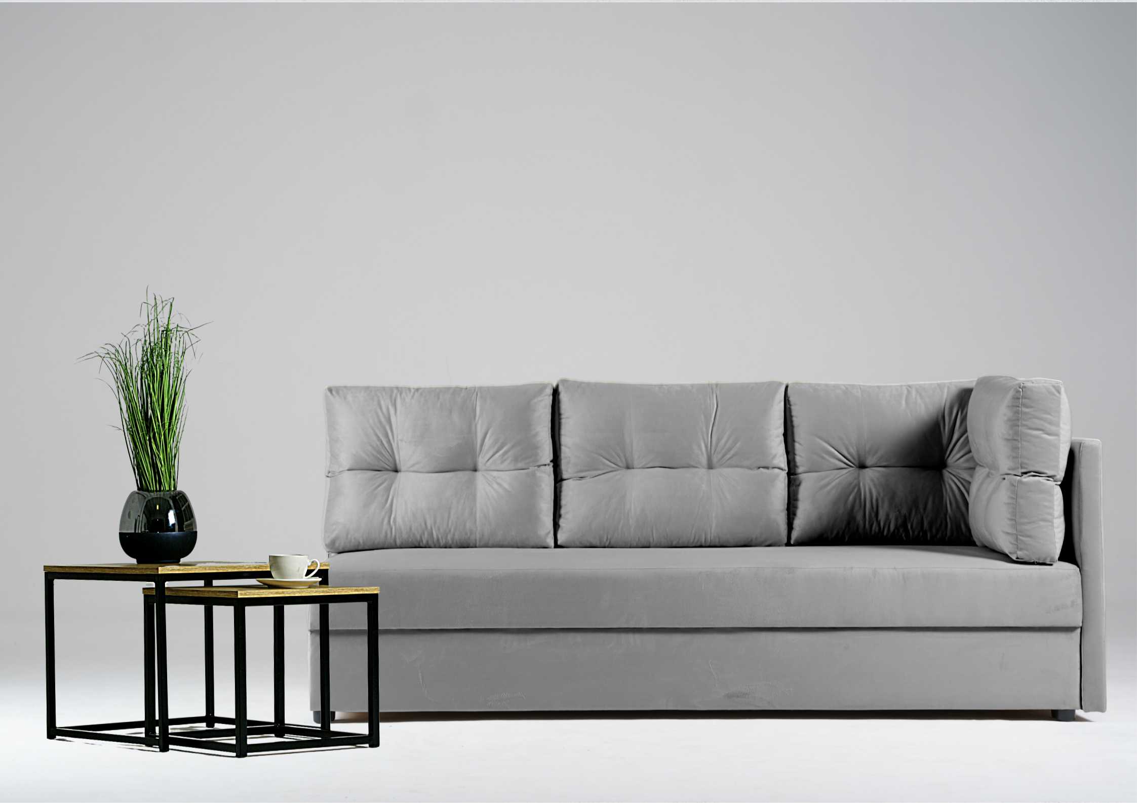 Szara sofa do salonu